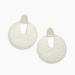 NEW! Kendra Scott Diane Earrings in Silver